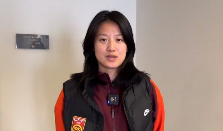  汪琳琳：范迪克是我的偶像和目標，希望變成他那樣全面的中后衛(wèi)