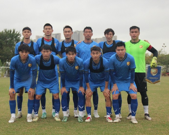  穆謝奎連入兩球?qū)⒈确帜孓D(zhuǎn)，大連鯤城2-1戰(zhàn)勝山西崇德榮海
