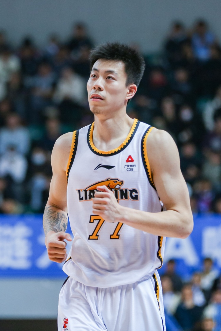  媒體人：張鎮(zhèn)麟、韓德君將因傷缺席今晚對(duì)陣北控的比賽