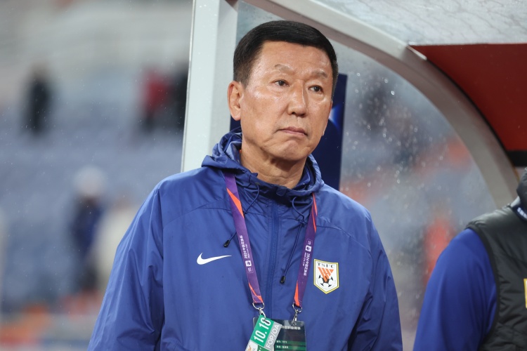  崔康熙：間歇期被抽調(diào)了很多球員訓(xùn)練受影響，國(guó)腳每人狀態(tài)不同
