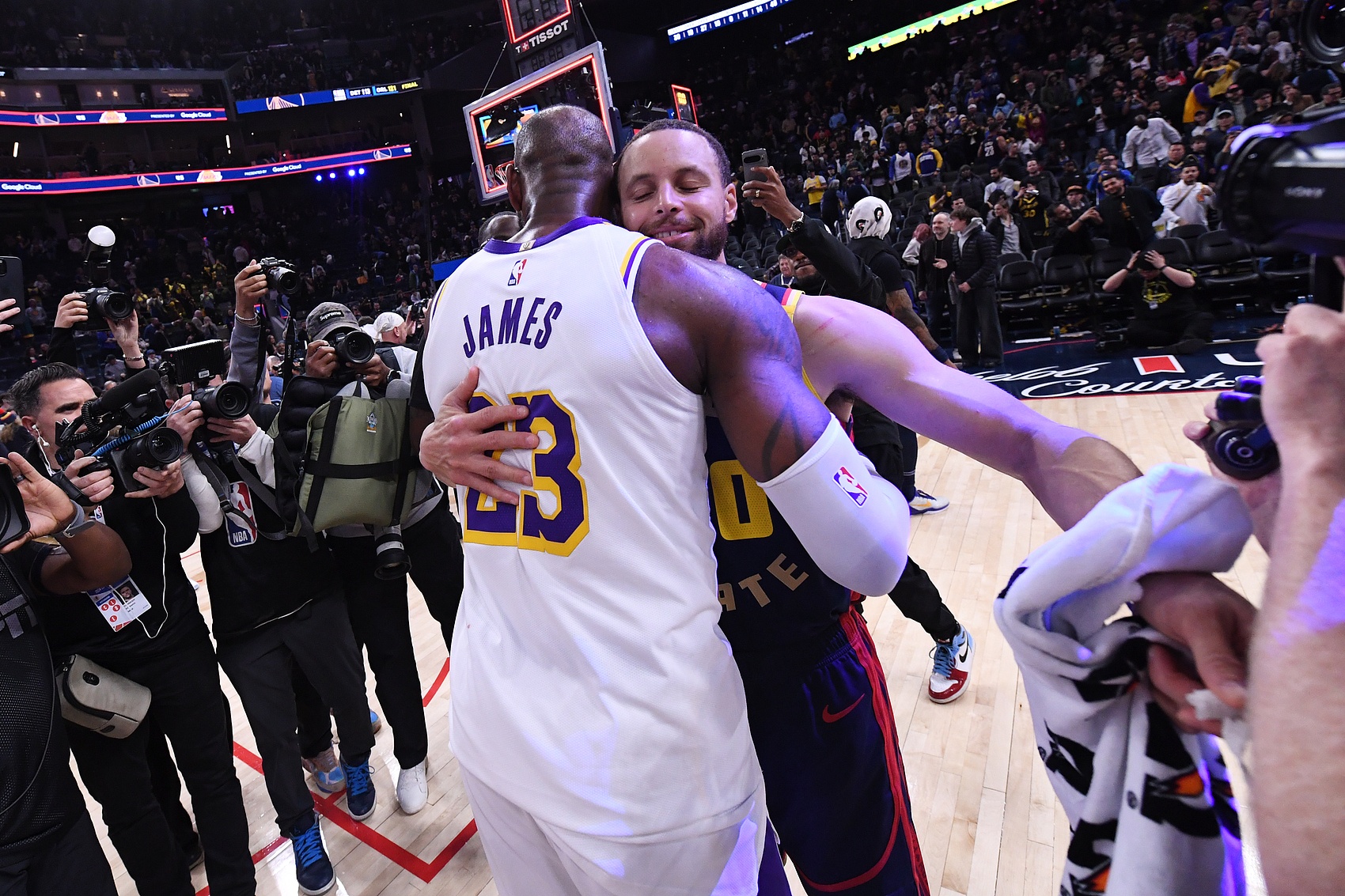 見證傳奇！詹姆斯庫里年滿36歲且同場均砍下35+ NBA歷史首對！