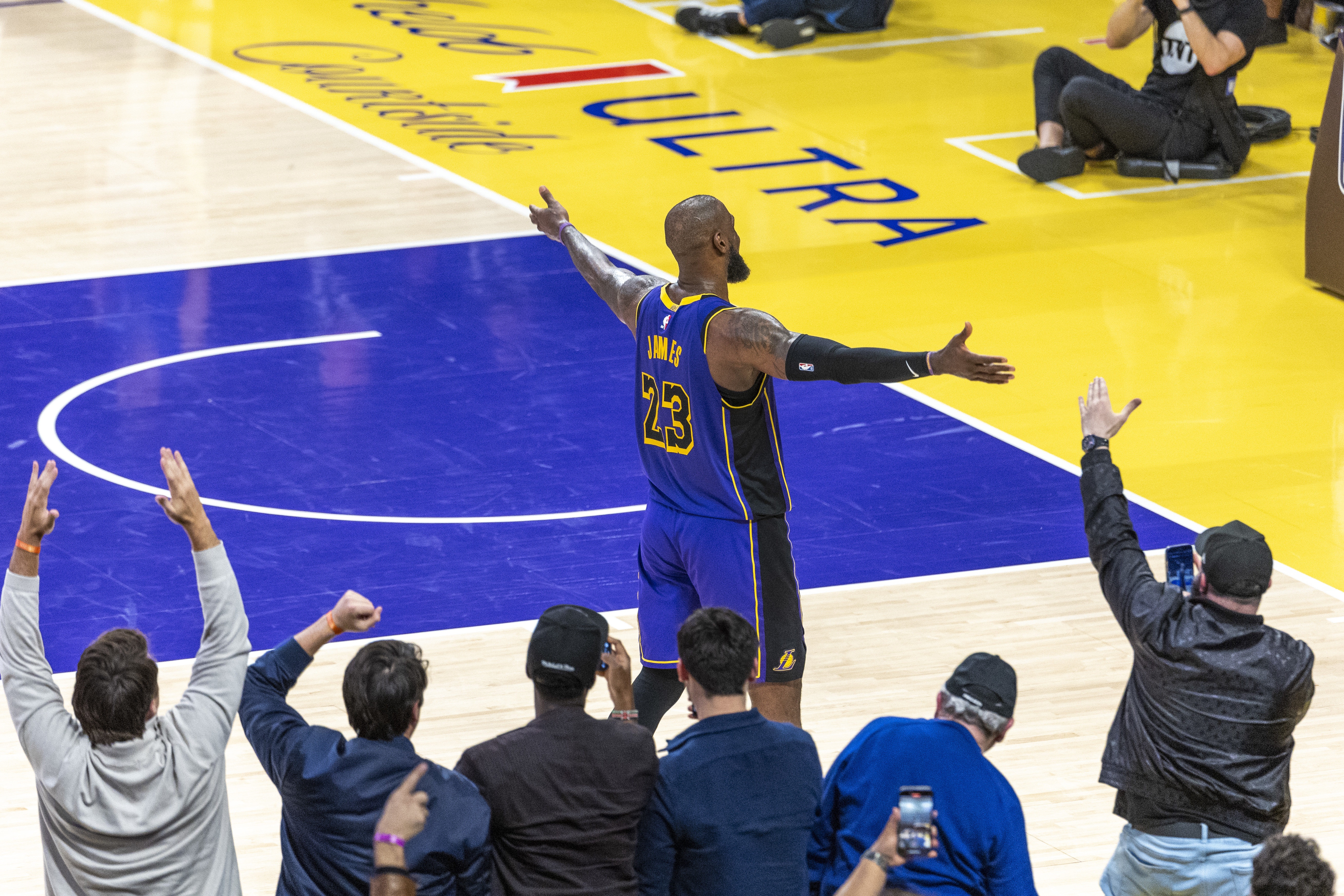  分析NBA目前的輿論環(huán)境：詹姆斯之后 聯(lián)盟門面成了一個(gè)燙手山芋？