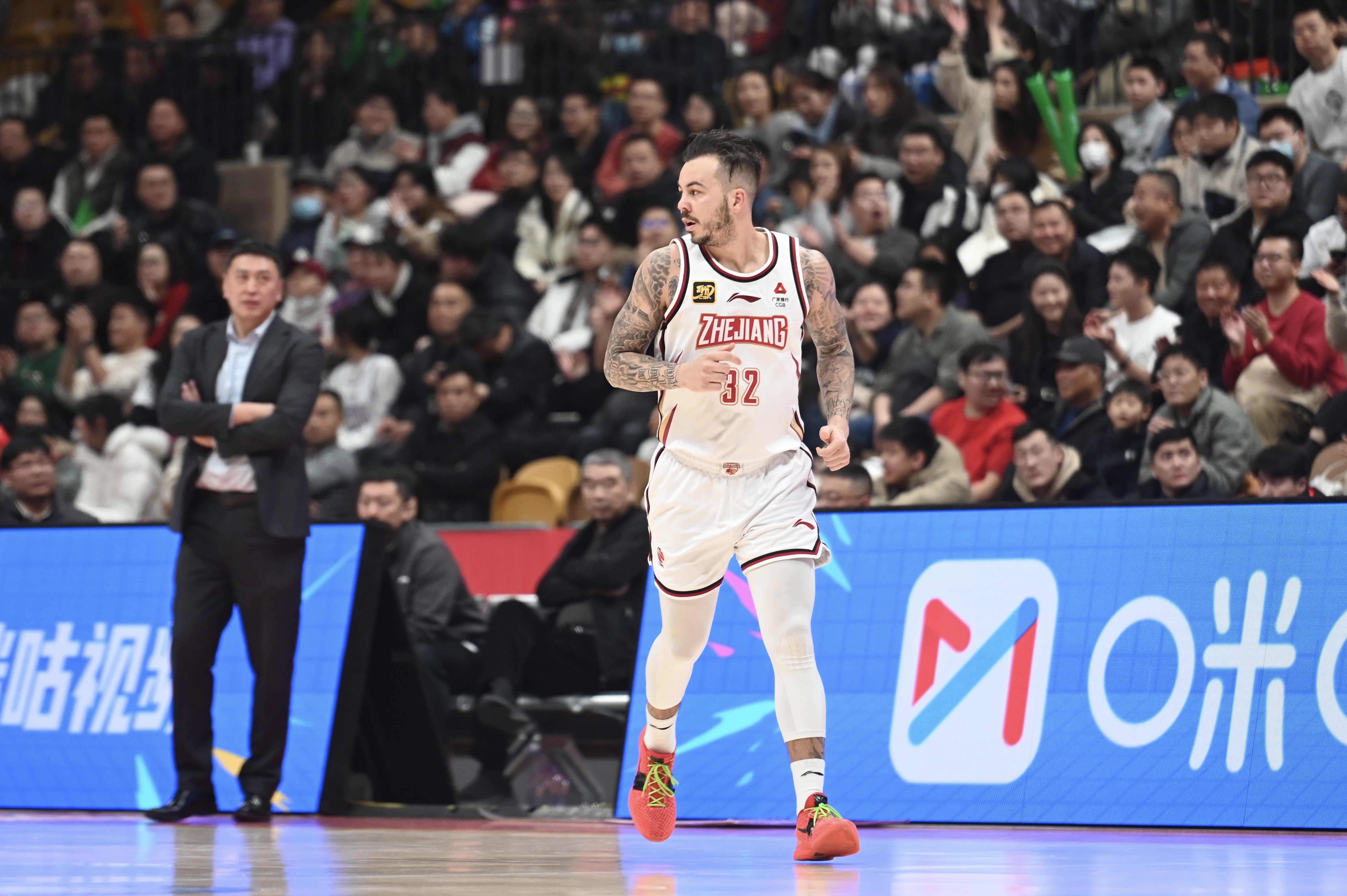  40+三雙難救主！約克39中18&三分22中10空砍48分10籃板11助攻